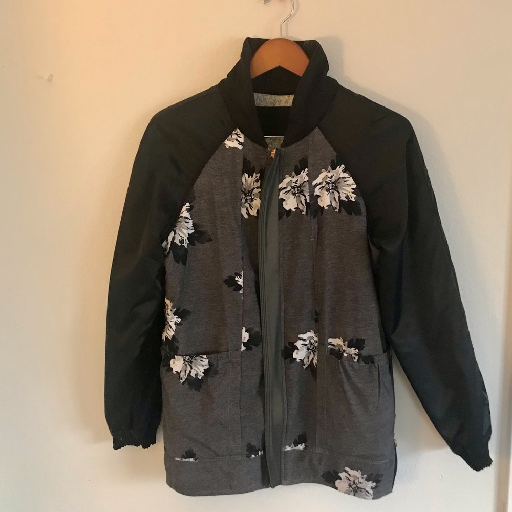 Lululemon reversible bomber jacket